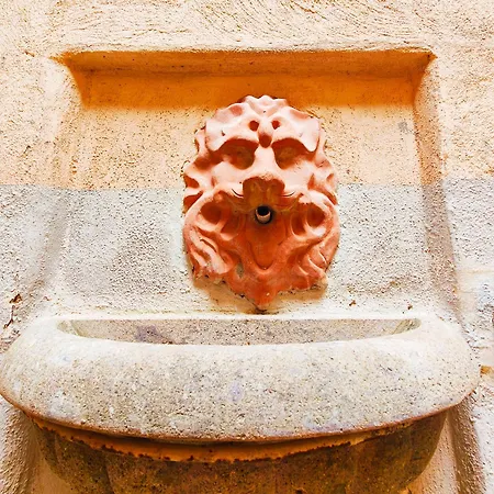 아파트 Vetrina 24 *